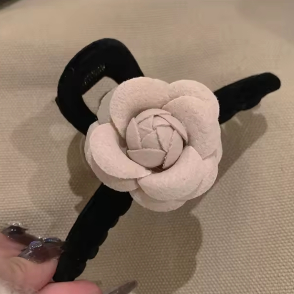 Black and Cream Camelia Hair Clip - Picture 2 of 2